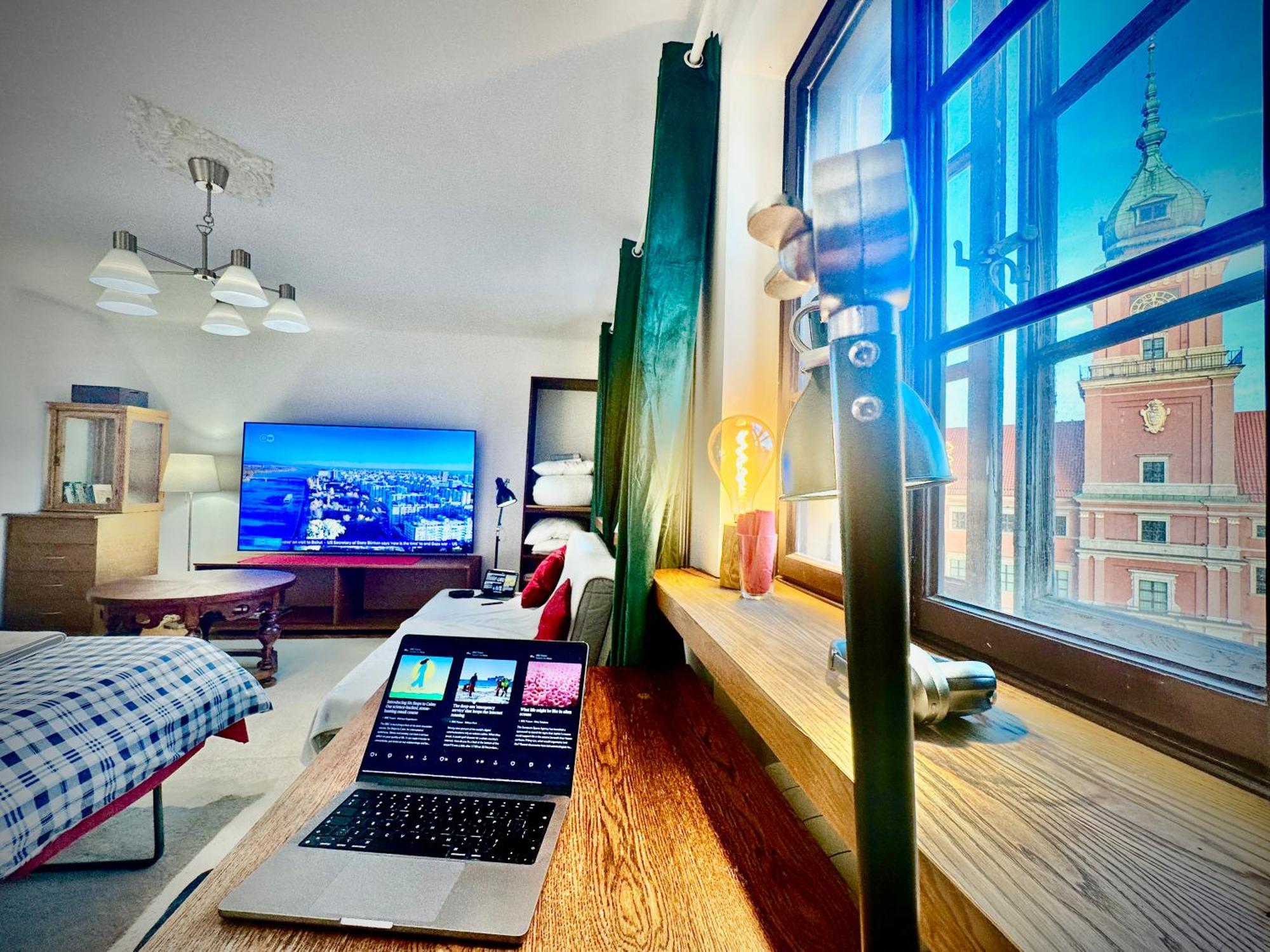 Old Town Best View Wifi 300 Mb/S Huge Screen Netflix Appletv Amazontv ワルシャワ エクステリア 写真
