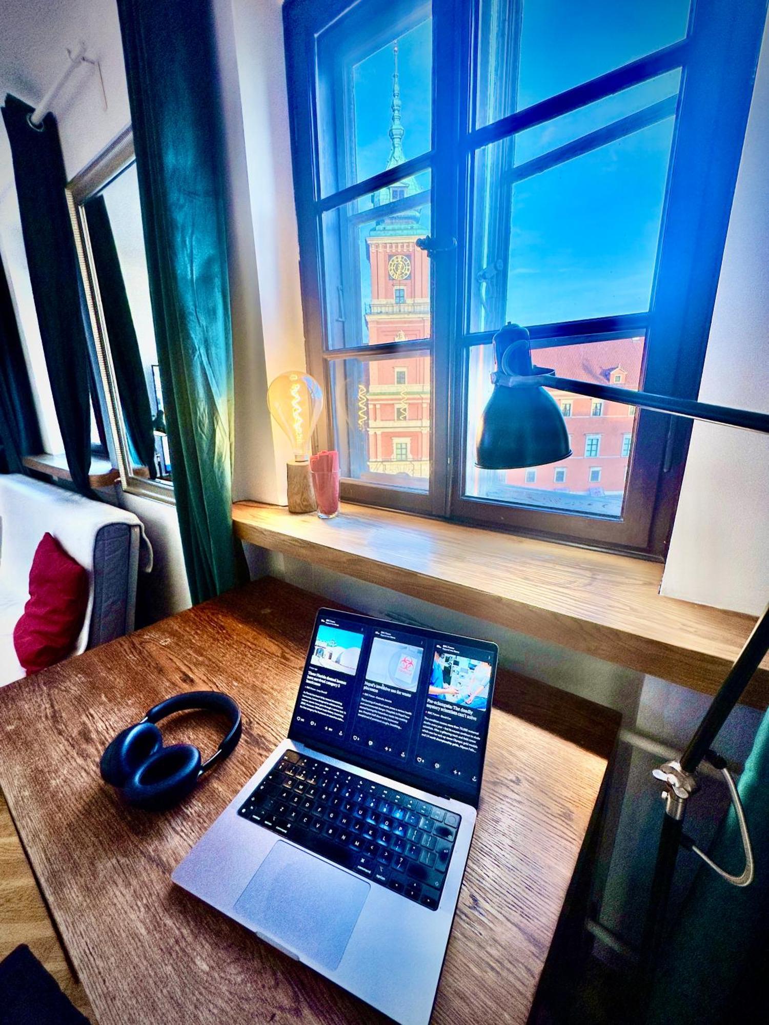 Old Town Best View Wifi 300 Mb/S Huge Screen Netflix Appletv Amazontv ワルシャワ エクステリア 写真