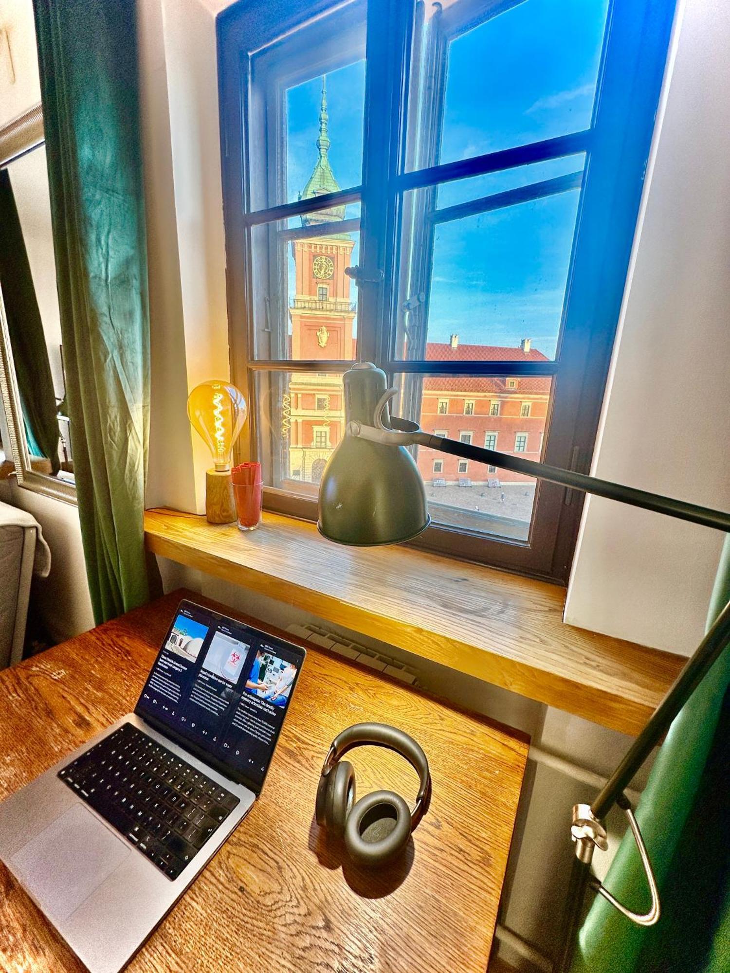Old Town Best View Wifi 300 Mb/S Huge Screen Netflix Appletv Amazontv ワルシャワ エクステリア 写真